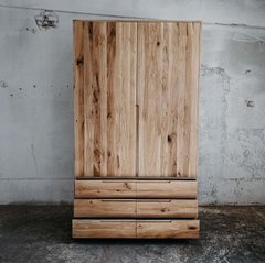 Шкаф в классическом стиле из массива натурального дерева Yudi Karelia Дуб Рустик
