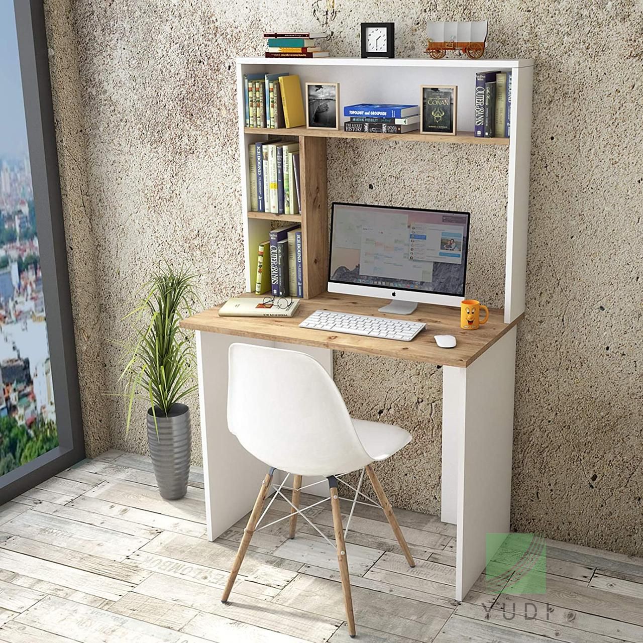 Компьютерный стол с надстройкой и шкафчиками белый